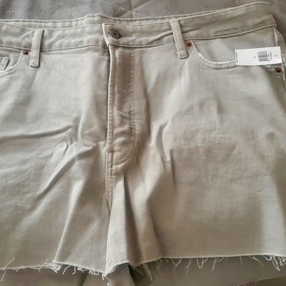 Nwt old navy shorts 18